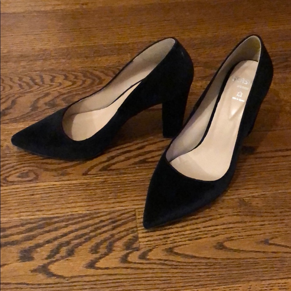 Black velvet heels